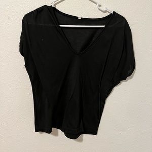 V-neck black crop top